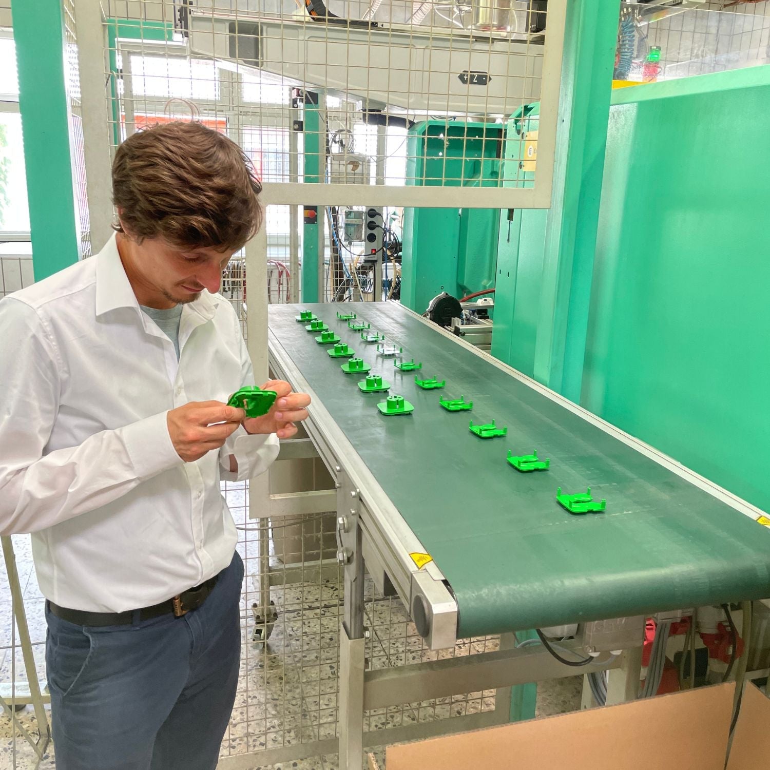 Produktionsstart des Akku Life Guard in größerer Stückzahl in der Fertigungshalle im Jahr 2025